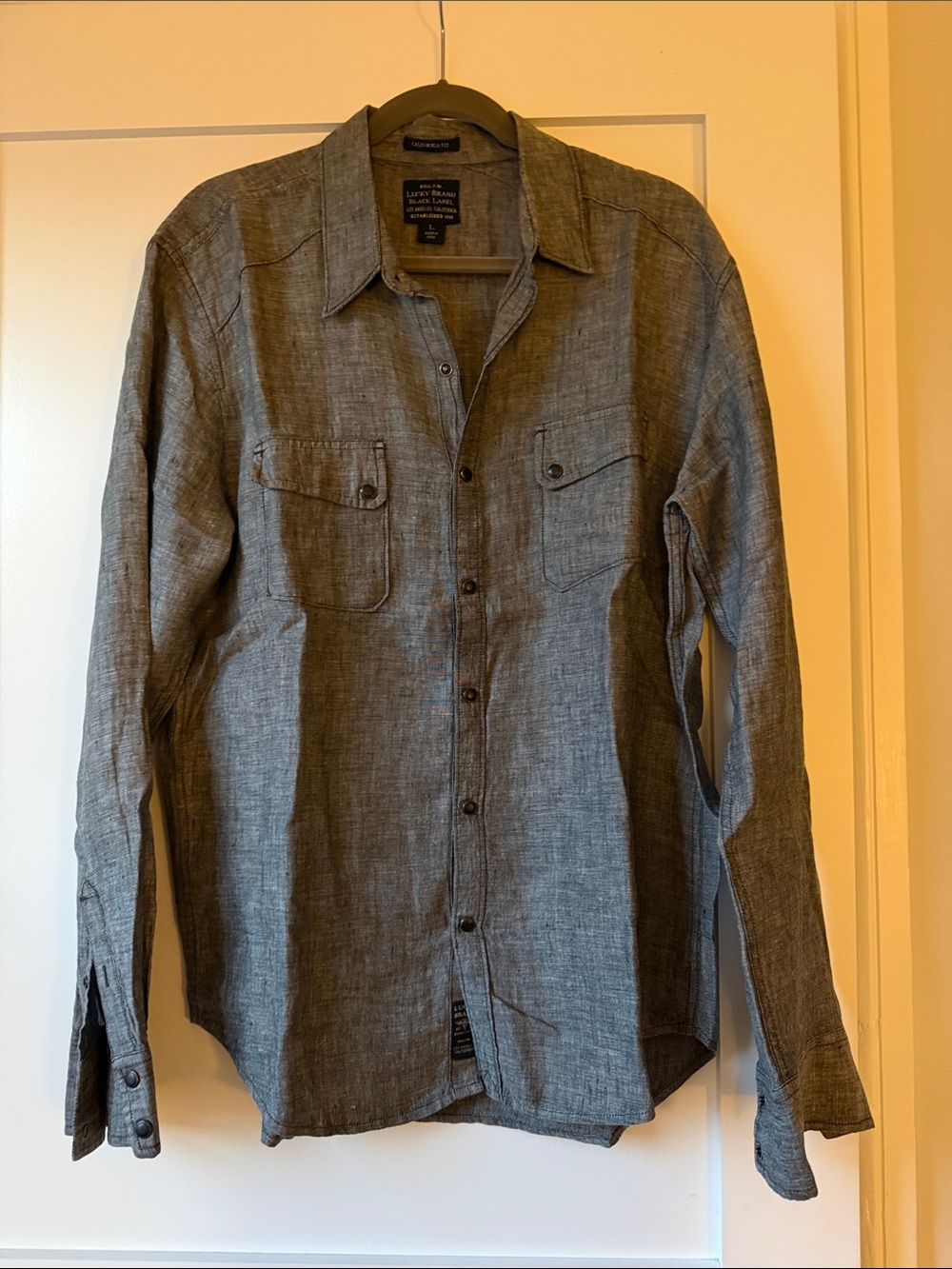 Lucky Brand Men’s Gray Long-Sleeve Button-Up Shirt